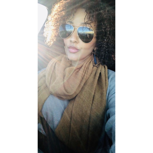 Hello 👋🏾 - Picture 2 of 2